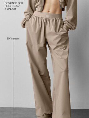 NWT 🧡🤞 Alo Yoga Suit Up Pants Gravel Taupe Wide Leg Travel Pants 30” Inseam
